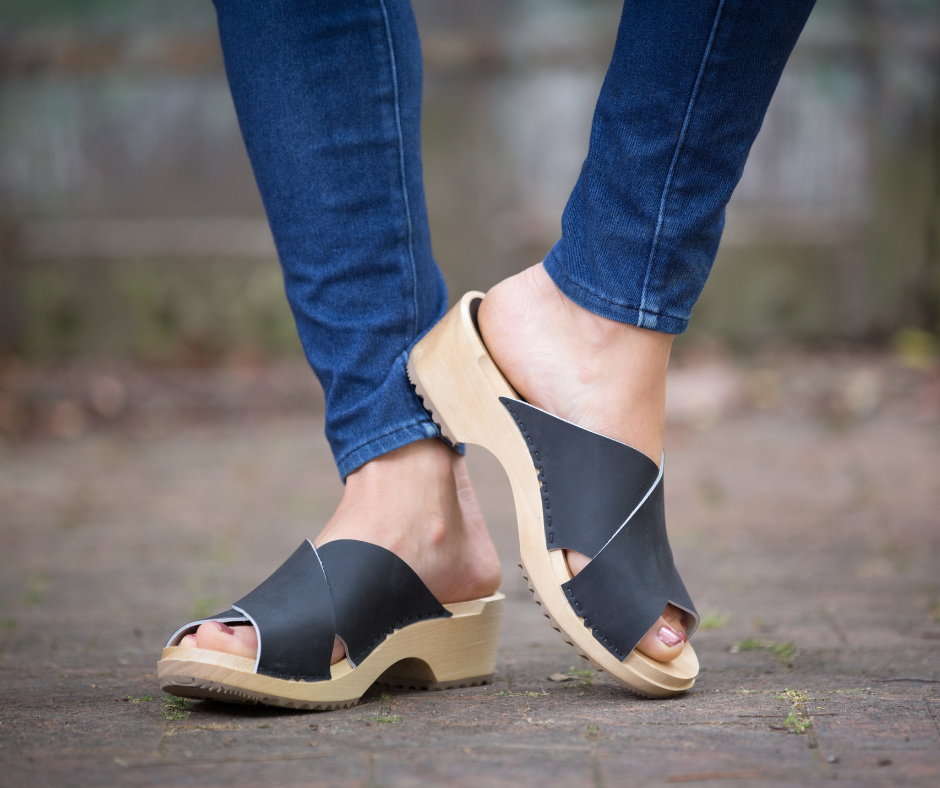 Mette Open-Toe Clog Slides | Black Leather Sandals(LAST 37-39)