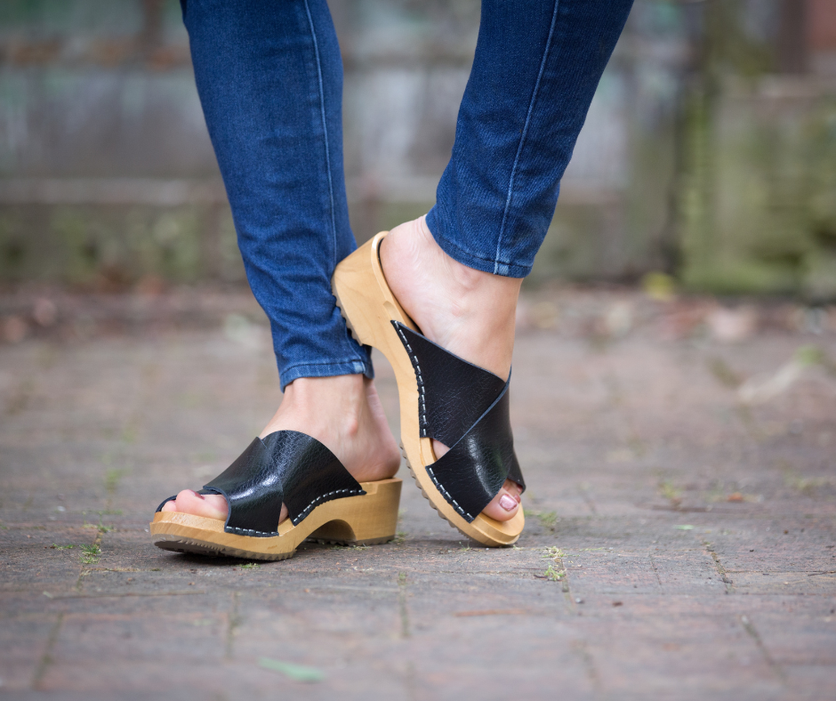 Mette Open-Toe Clog Slides | Black Leather Sandals (LAST EU37)