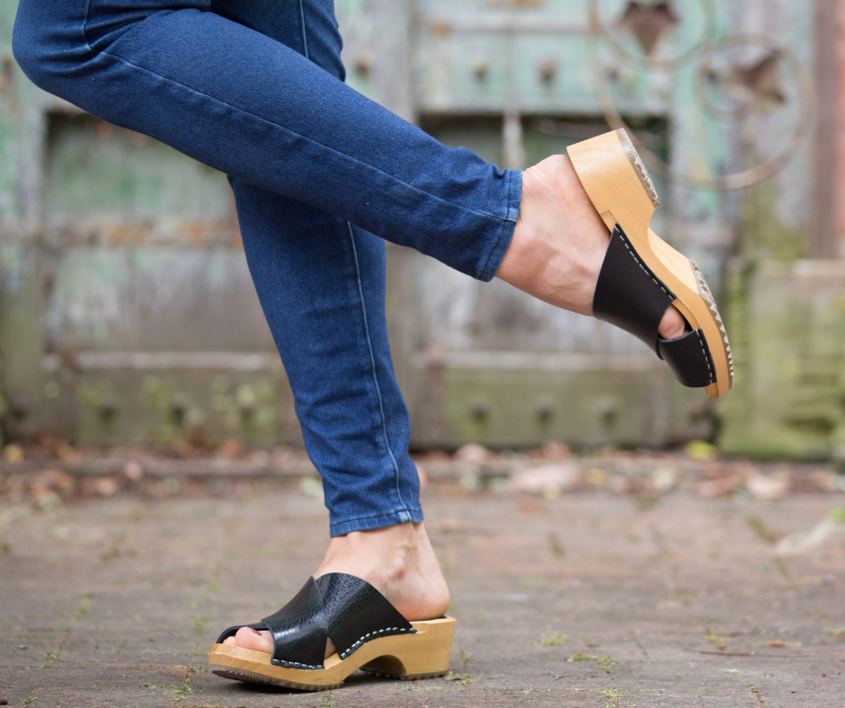 Mette Open-Toe Clog Slides | Black Leather Sandals (LAST EU37)