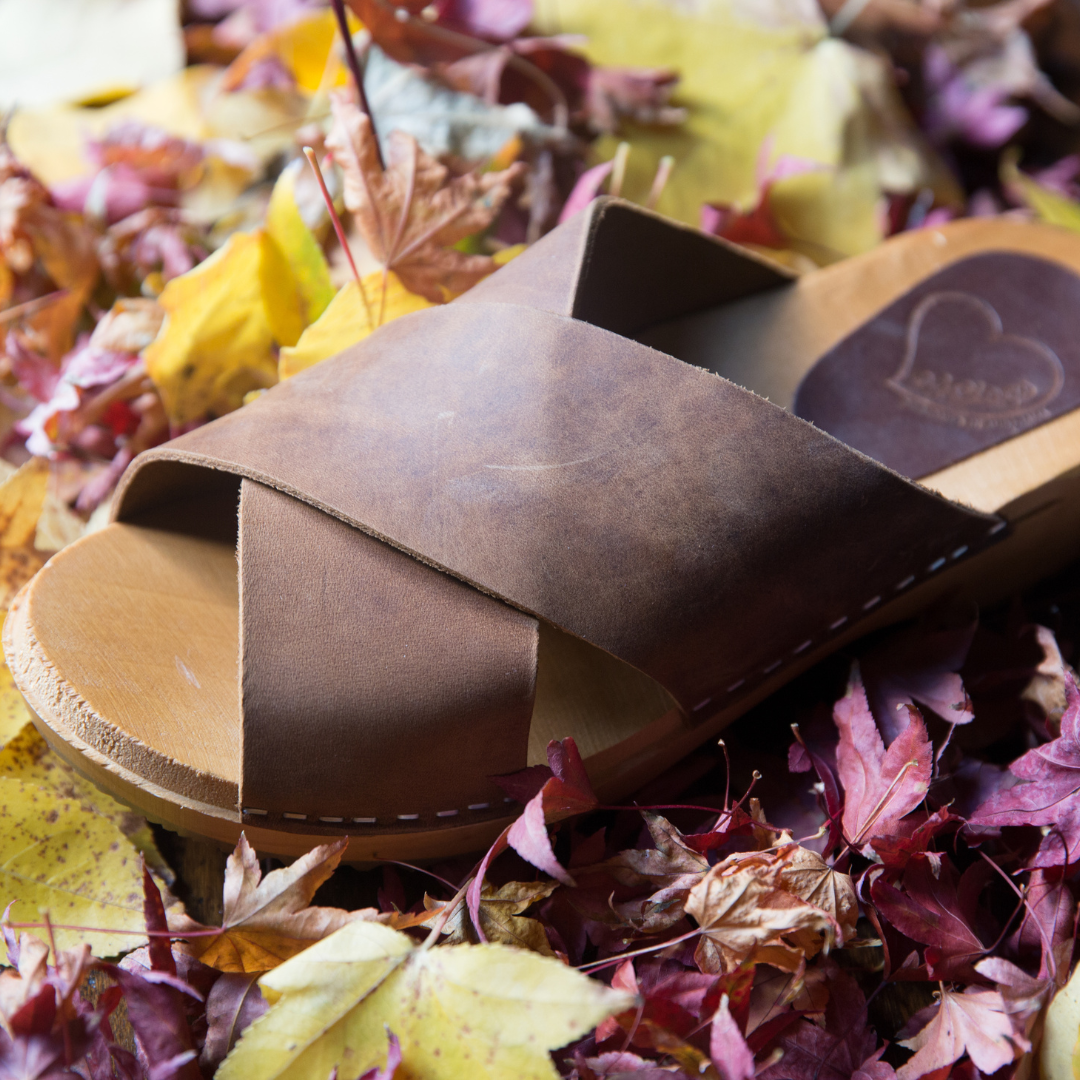 Mette Open-Toe Clog Slides | Brown Leather Sandals