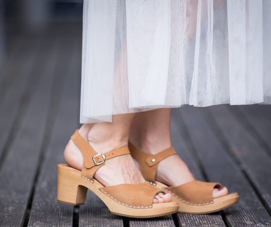 Pia Heel Clogs | Tan Brown