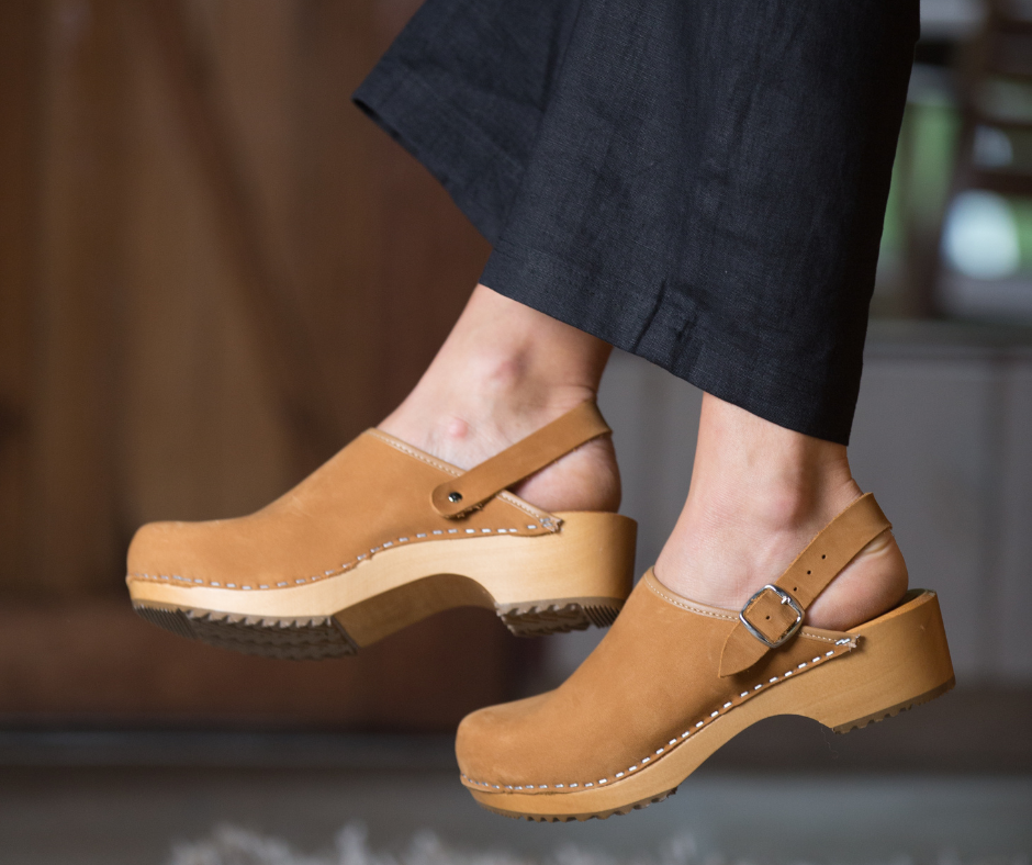 Bente Clogs | Tan Brown