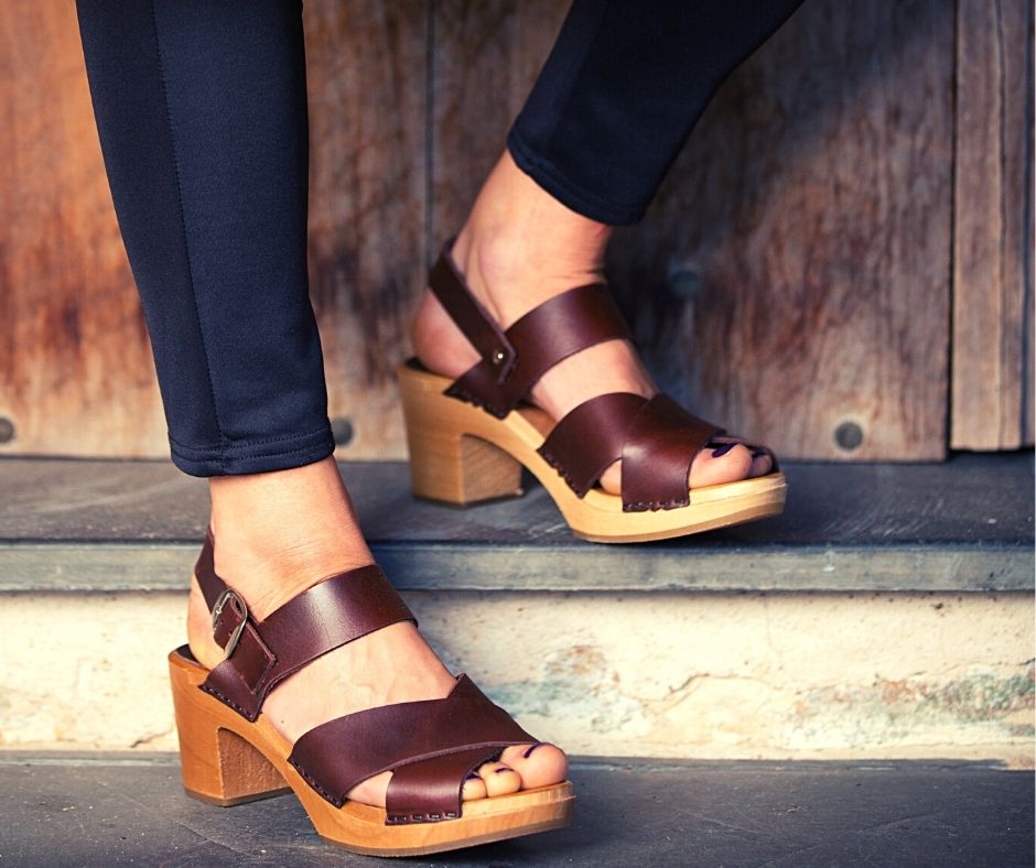 Brown- Leather-Open-Toe Sandals