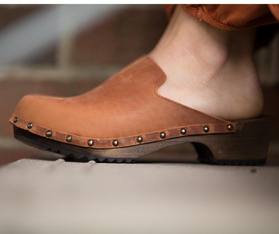 Clogs-Aged-Terracotta-Studs