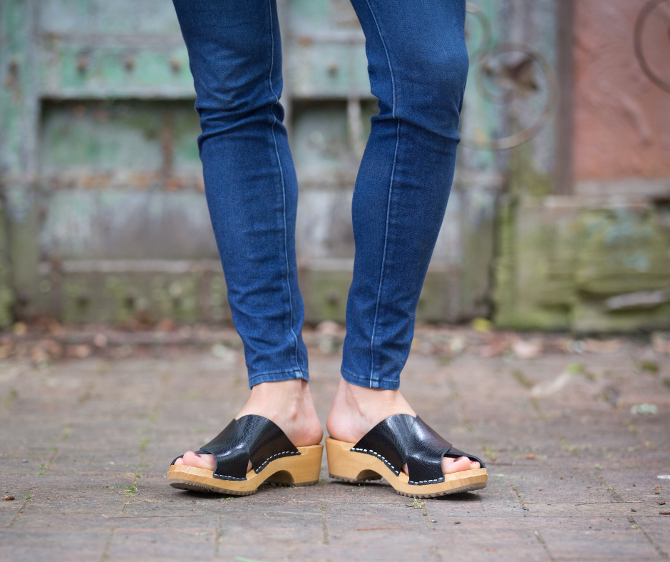 Mette Clog Slides | Black Saffiano