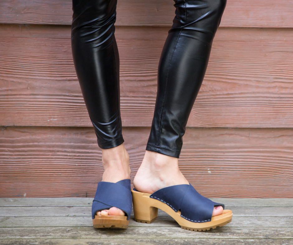 Rikke Heel Clogs | Matte Blue