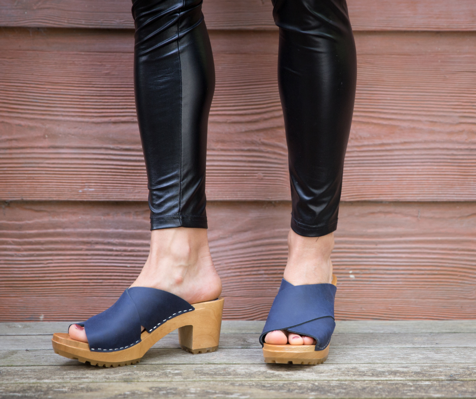 Rikke Heel Clogs | Matte Blue